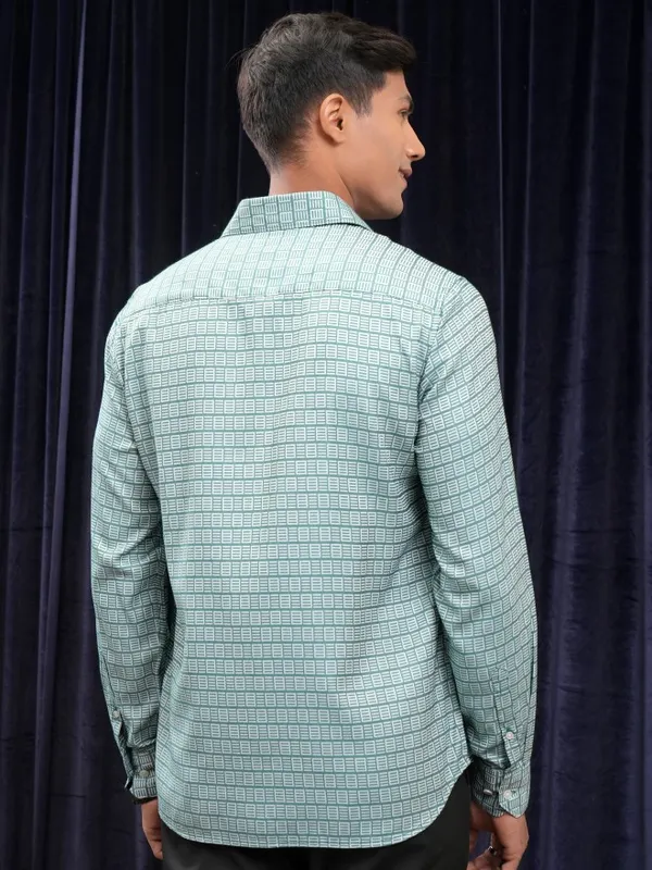 Locomotive Men Green Printed Slim Fit Casual Shirt