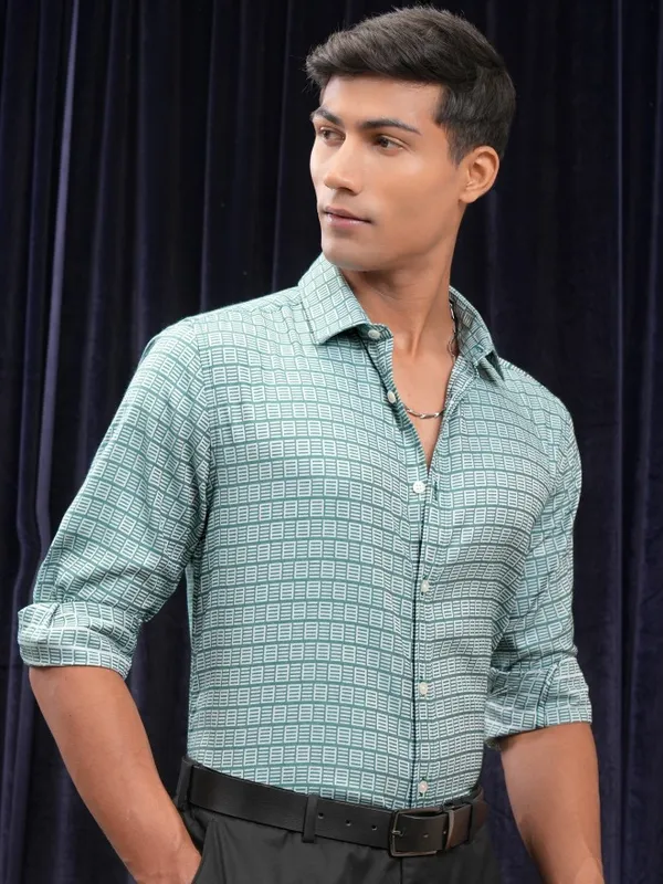 Locomotive Men Green Printed Slim Fit Casual Shirt