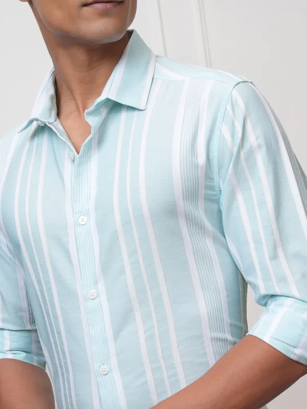 Locomotive Men Blue Striped Slim Fit Casual Shirt