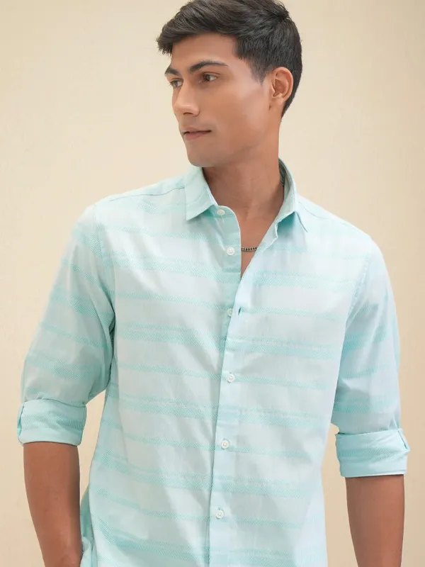 Locomotive Men Blue Striped Slim Fit Casual Shirt
