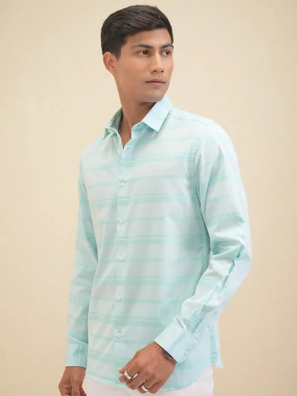 Locomotive Men Blue Striped Slim Fit Casual Shirt
