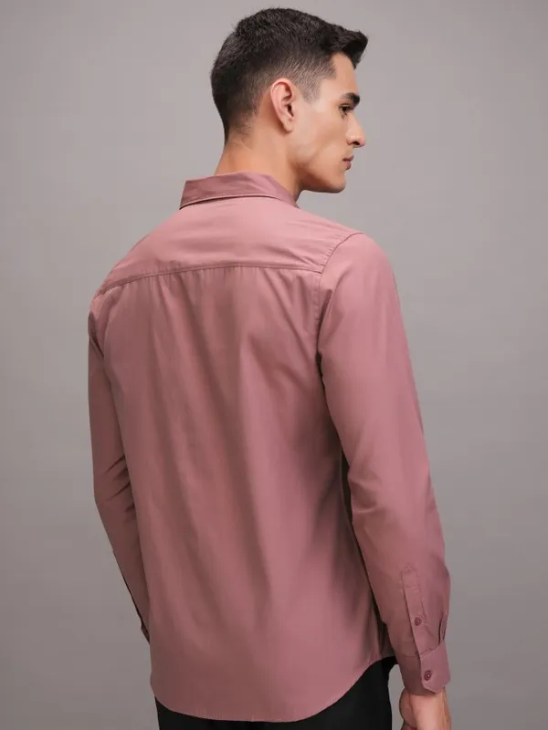 Highlander Men Pink Solid Slim Fit Casual Shirt