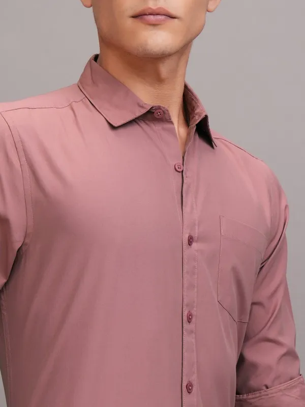 Highlander Men Pink Solid Slim Fit Casual Shirt
