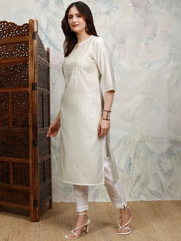 Embroidered Straight Kurta