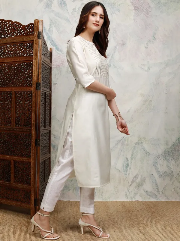 Embroidered Straight Kurta