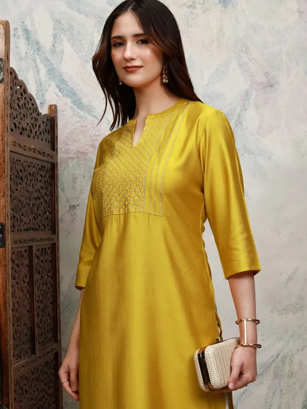 Vishudh Women Mustard Embroidered Straight Kurta
