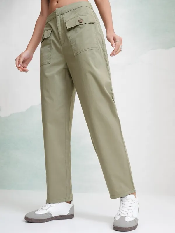 Tokyo Talkies Women Olive Solid Regular Fit Casual Trouser