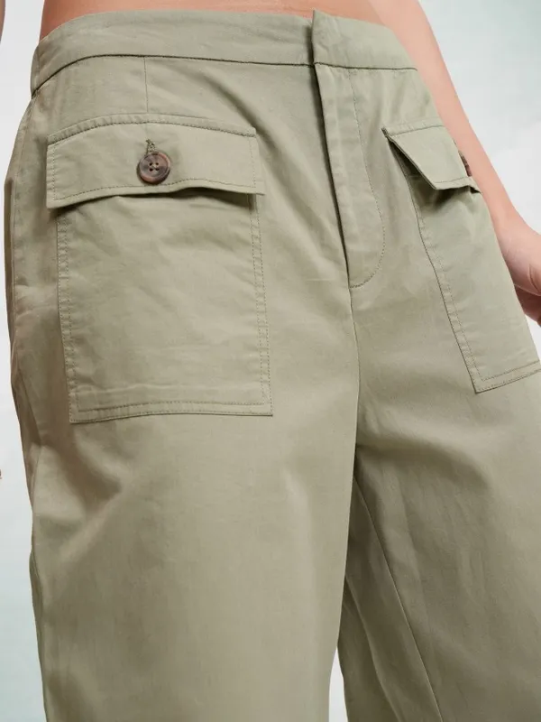 Tokyo Talkies Women Olive Solid Regular Fit Casual Trouser