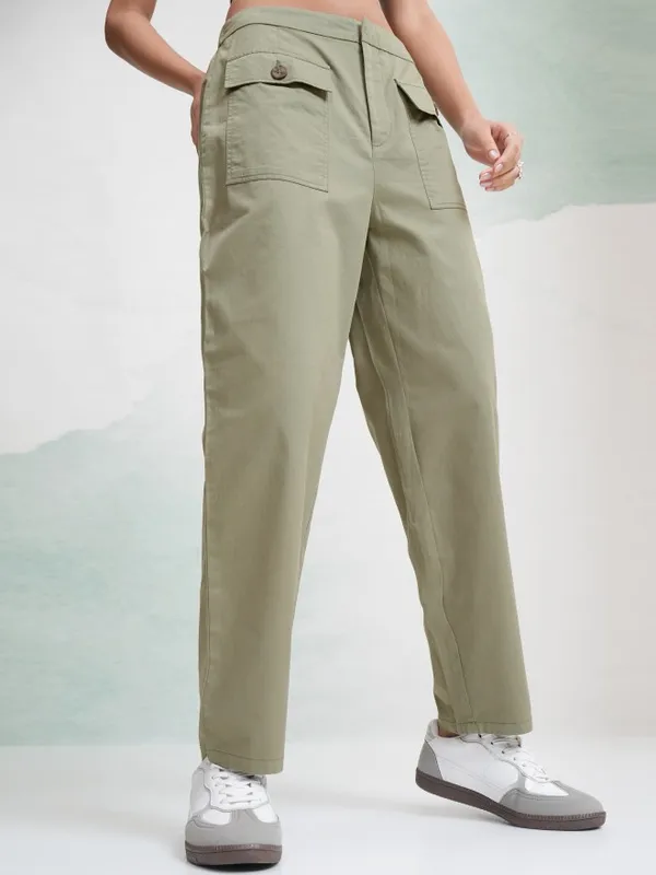 Tokyo Talkies Women Olive Solid Regular Fit Casual Trouser