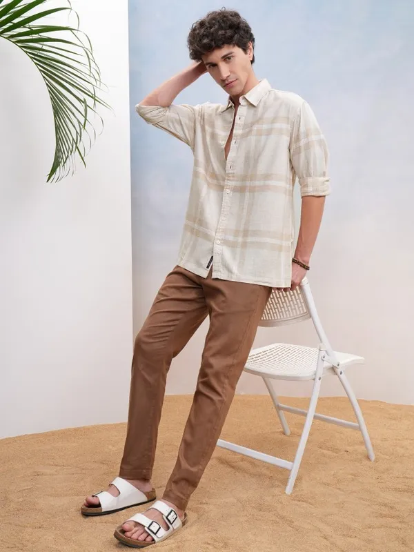 Highlander Men Beige Checked Oversized Fit Casual Shirt