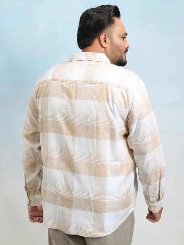Xtra Ordinary By Highlander Men White Checked Regular Fit Casual Shirt