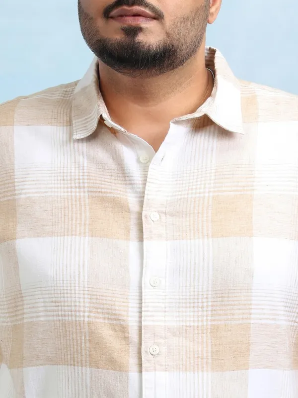 Xtra Ordinary By Highlander Men White Checked Regular Fit Casual Shirt