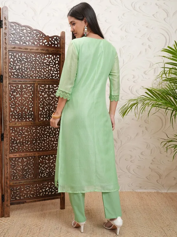Vishudh Women Green Embroidered Kurta With Trousers