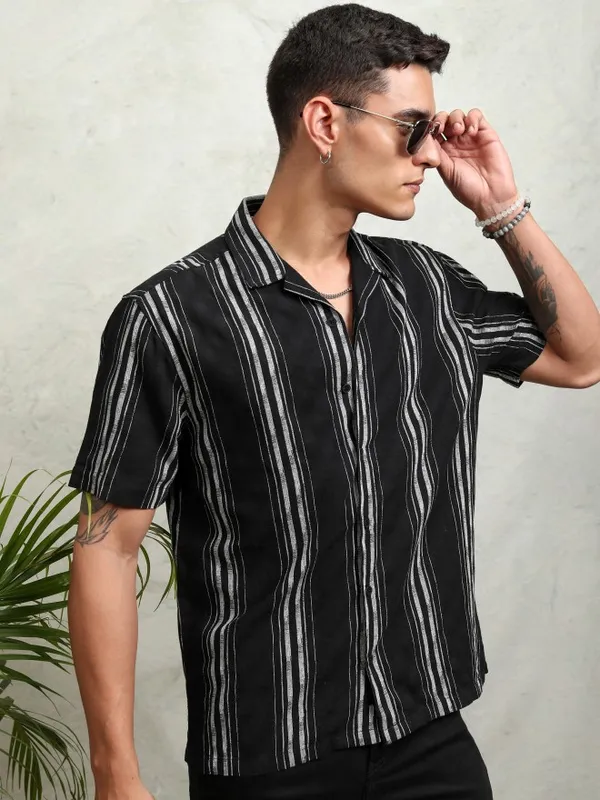 Highlander Men Black Striped Relaxed Fit Casual Shirt