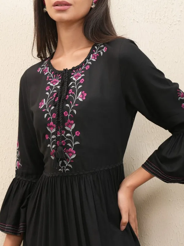 Vishudh Women Black Embroidered Fit and Flare Dress