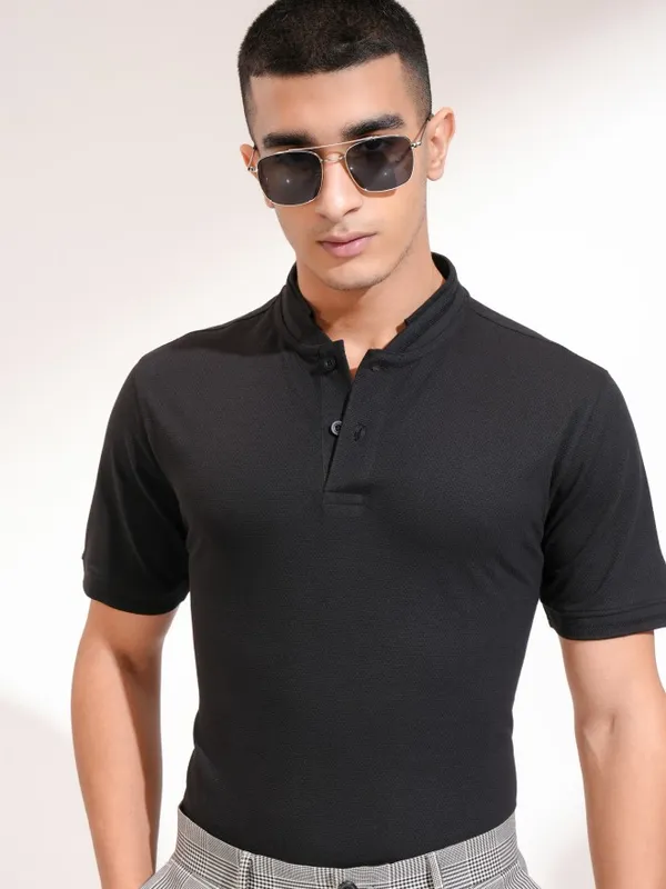 Highlander Men Black Self Design Henley Neck Slim Fit T-Shirt
