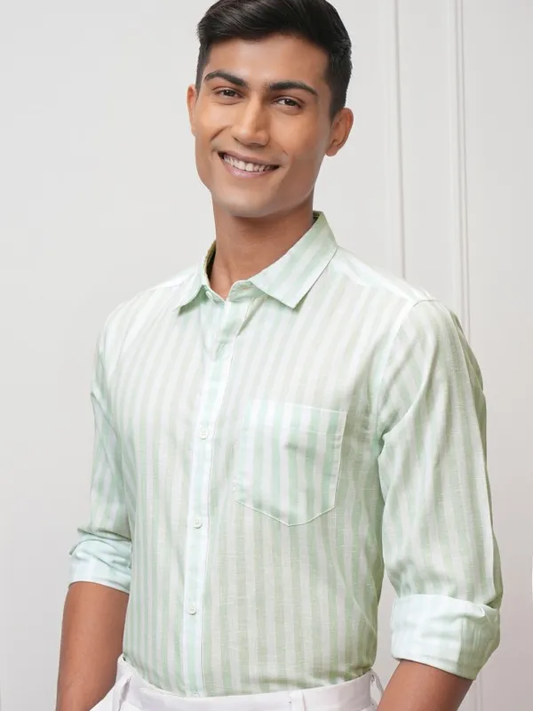 Locomotive Men Green Striped Regular Fit Casual Shirt