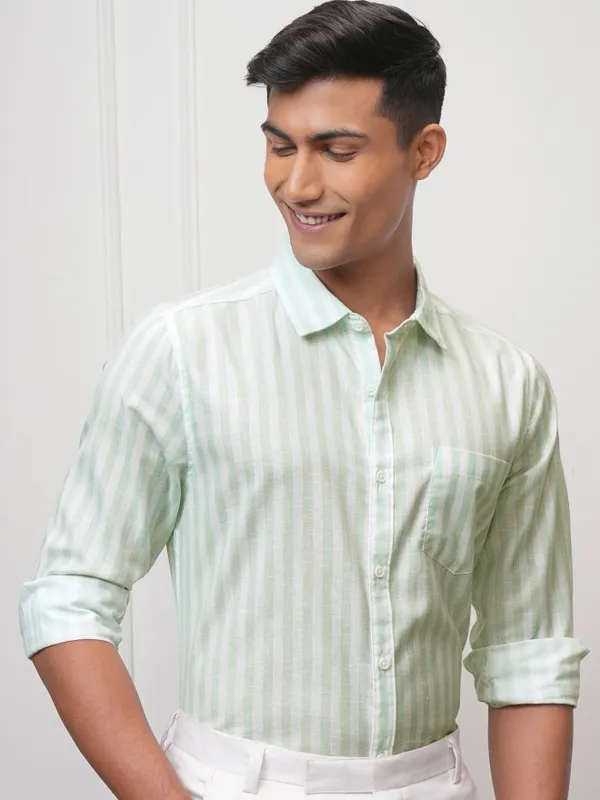 Locomotive Men Green Striped Regular Fit Casual Shirt