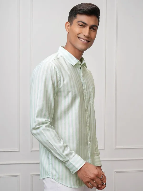 Locomotive Men Green Striped Regular Fit Casual Shirt