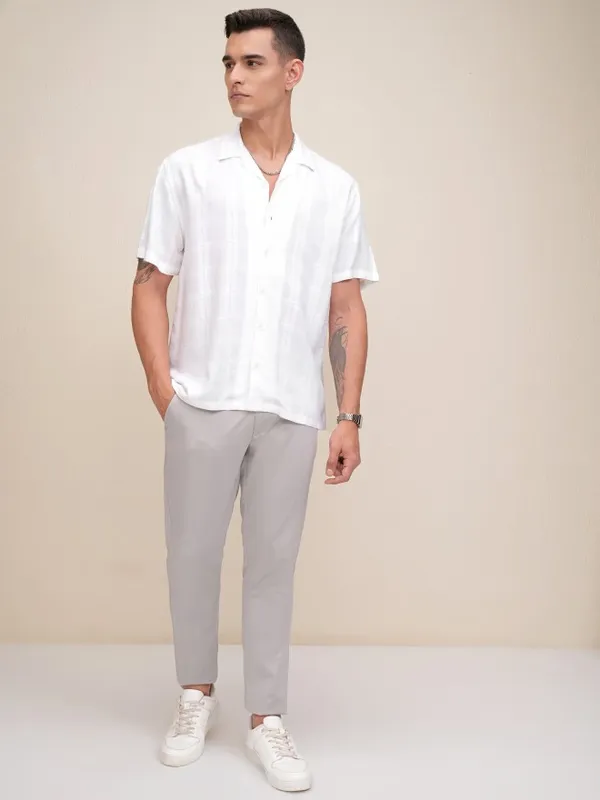 Highlander Men White Checked Relaxed Fit Casual Shirt