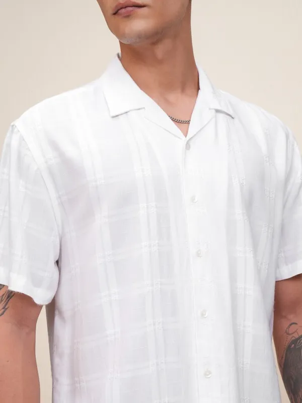 Highlander Men White Checked Relaxed Fit Casual Shirt
