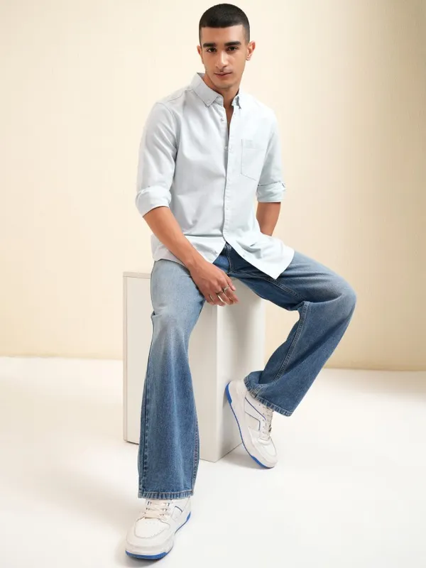 Highlander Men Blue Solid Regular Fit Casual Shirt