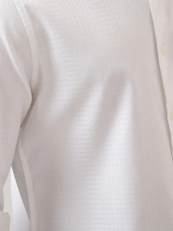 Highlander Men White Striped Slim Fit Casual Shirt