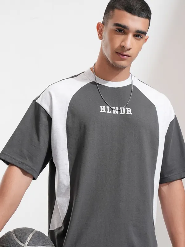 Highlander Men Grey Printed Oversized Fit T-Shirt