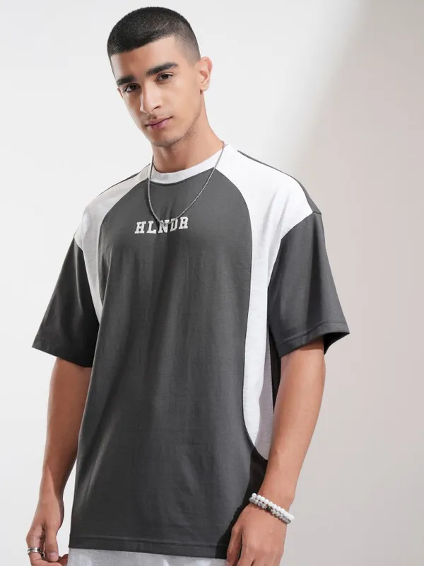 Highlander Men Grey Printed Oversized Fit T-Shirt