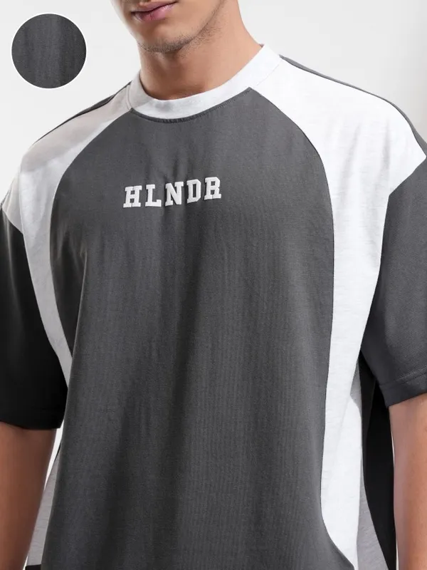 Highlander Men Grey Printed Oversized Fit T-Shirt