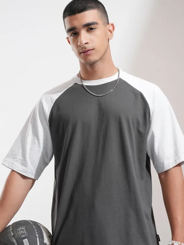 Men Colourblocked Oversized Fit T-Shirt