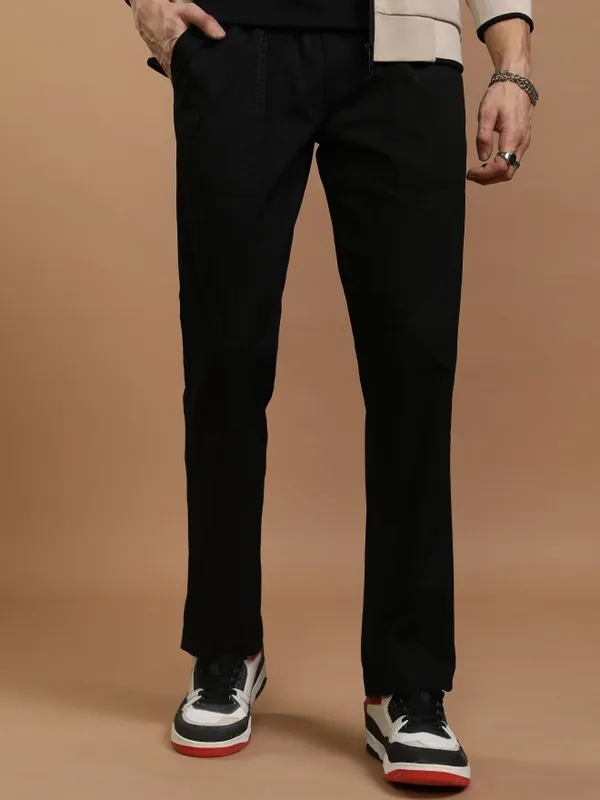 Highlander Men Black Relaxed Fit Solid Casual Trousers