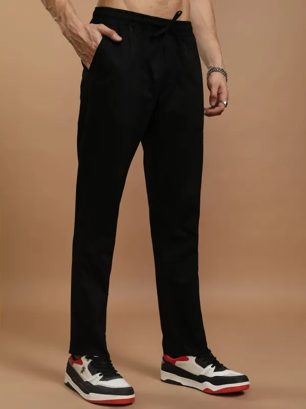 Highlander Men Black Relaxed Fit Solid Casual Trousers