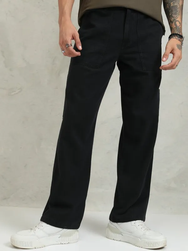 Highlander Men Black Straight Fit Solid Cargos