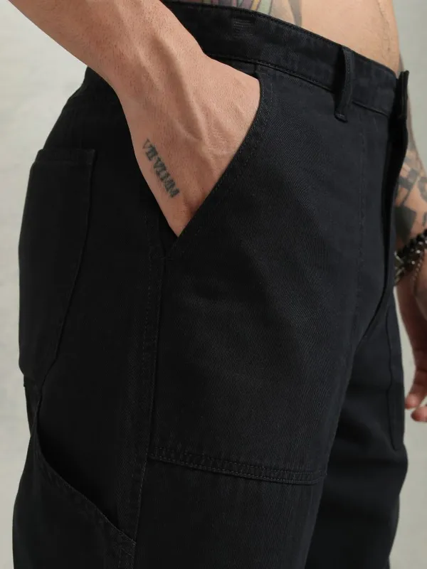 Highlander Men Black Straight Fit Solid Cargos