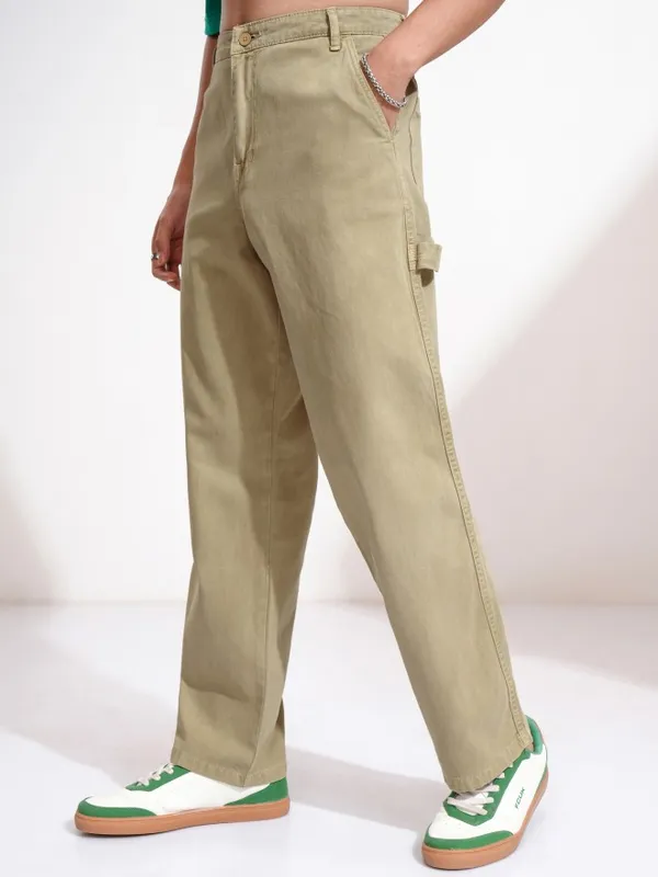 Highlander Men Beige Straight Fit Solid Cargos