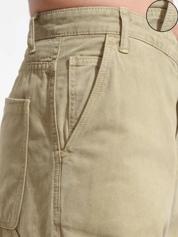 Highlander Men Beige Straight Fit Solid Cargos