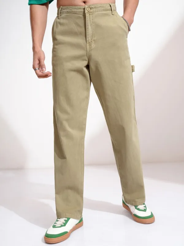 Highlander Men Beige Straight Fit Solid Cargos