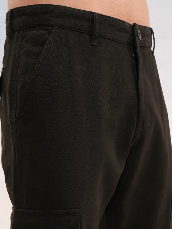Highlander Men Beige Straight Fit Solid Cargos