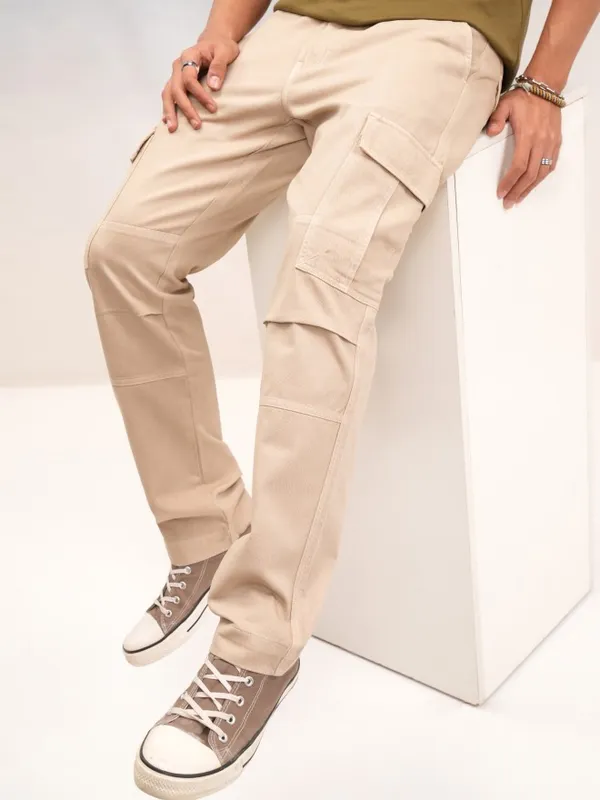 Highlander Men Rose Straight Fit Solid Cargos