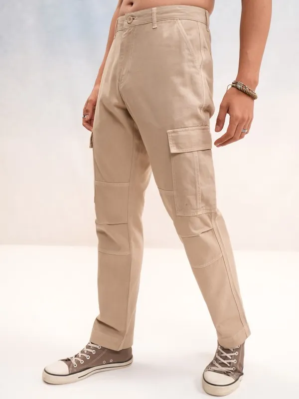 Highlander Men Rose Straight Fit Solid Cargos