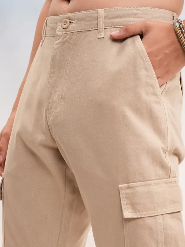 Highlander Men Rose Straight Fit Solid Cargos
