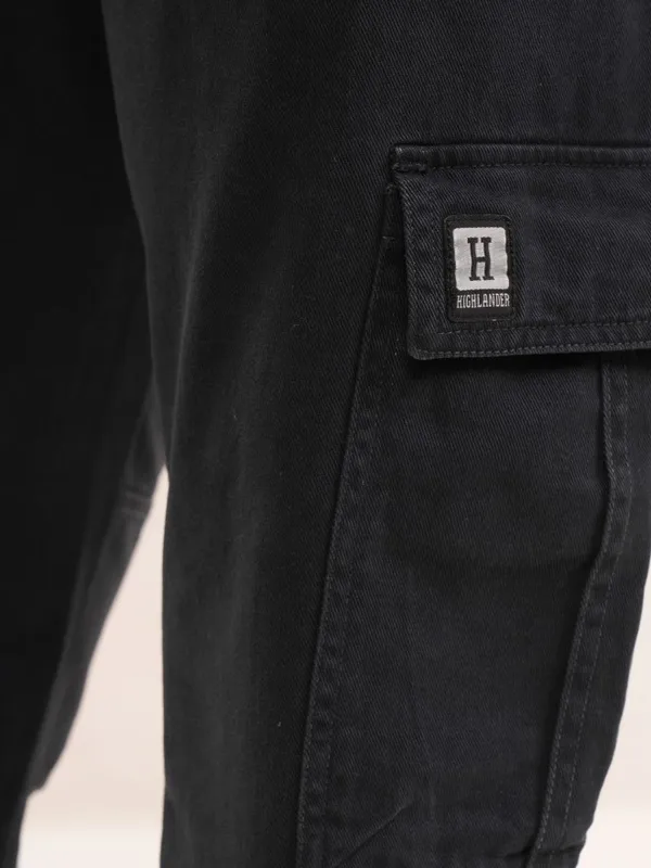 Highlander Men Black Straight Fit Solid Cargos