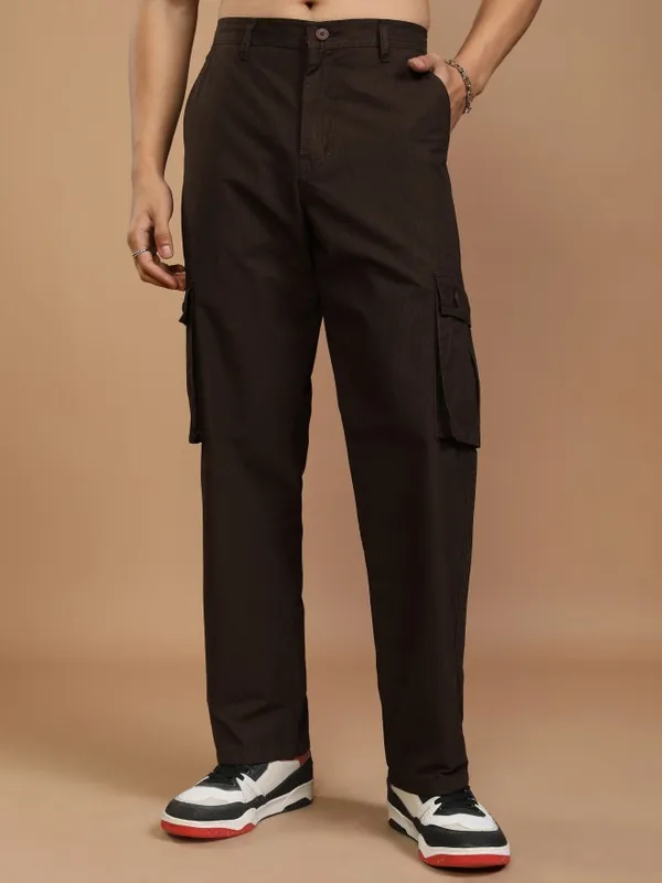 Highlander Men Brown Straight Fit Solid Cargos