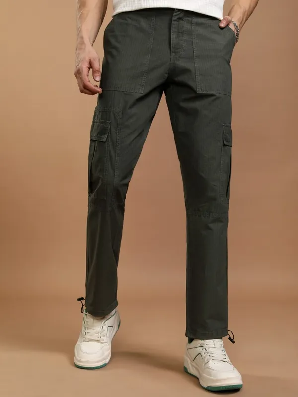 Highlander Men Olive Straight Fit Solid Cargos