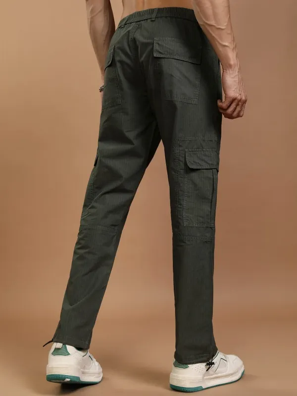 Highlander Men Olive Straight Fit Solid Cargos