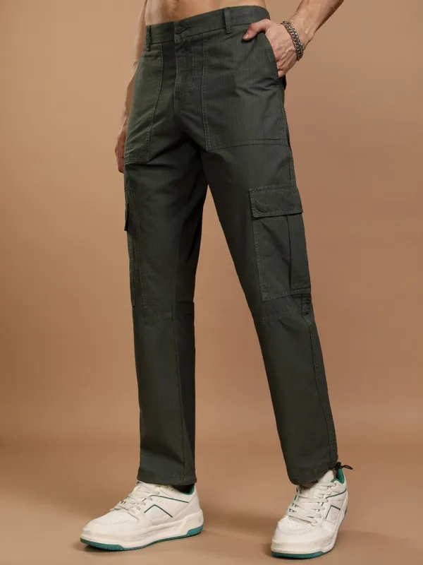 Highlander Men Olive Straight Fit Solid Cargos