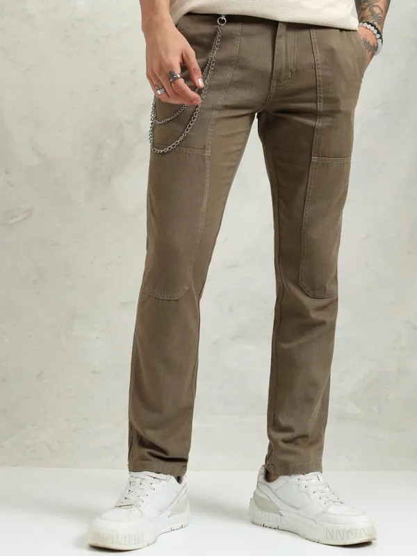 Highlander Men Green Straight Fit Solid Cargos