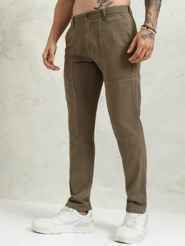 Highlander Men Green Straight Fit Solid Cargos