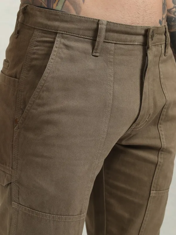 Highlander Men Green Straight Fit Solid Cargos